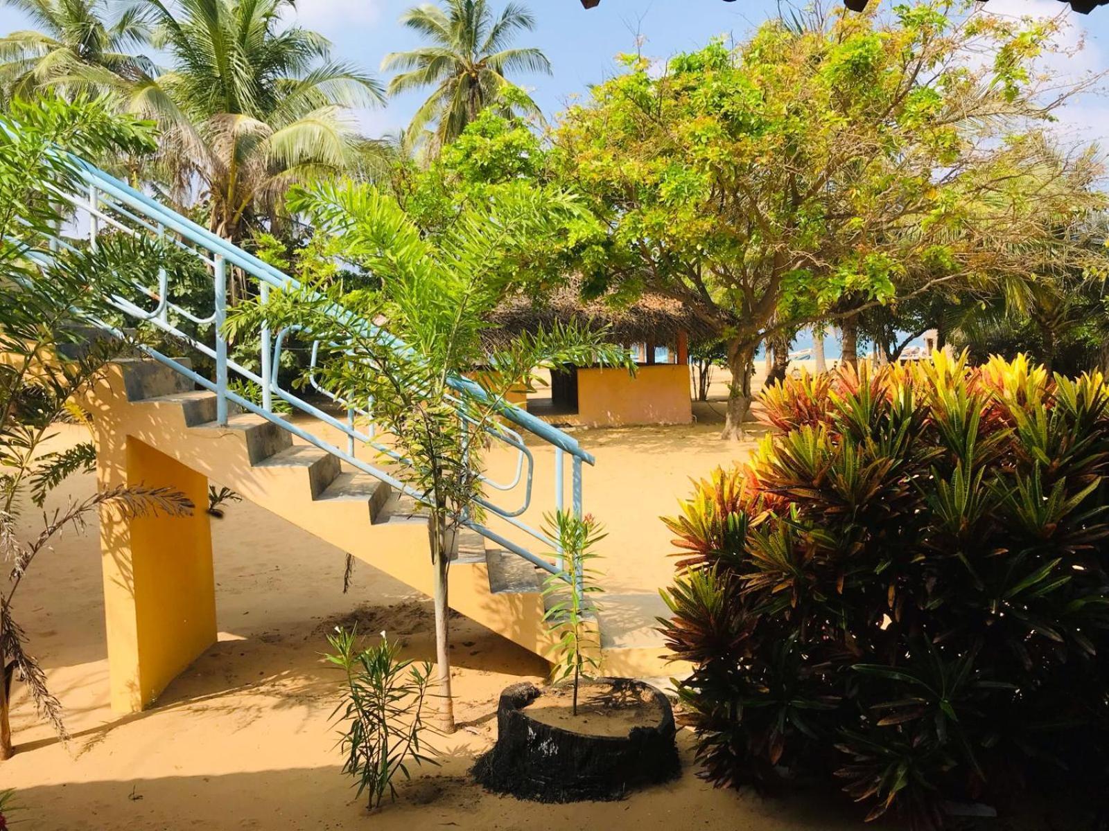Dolphin Village Alankuda エクステリア 写真