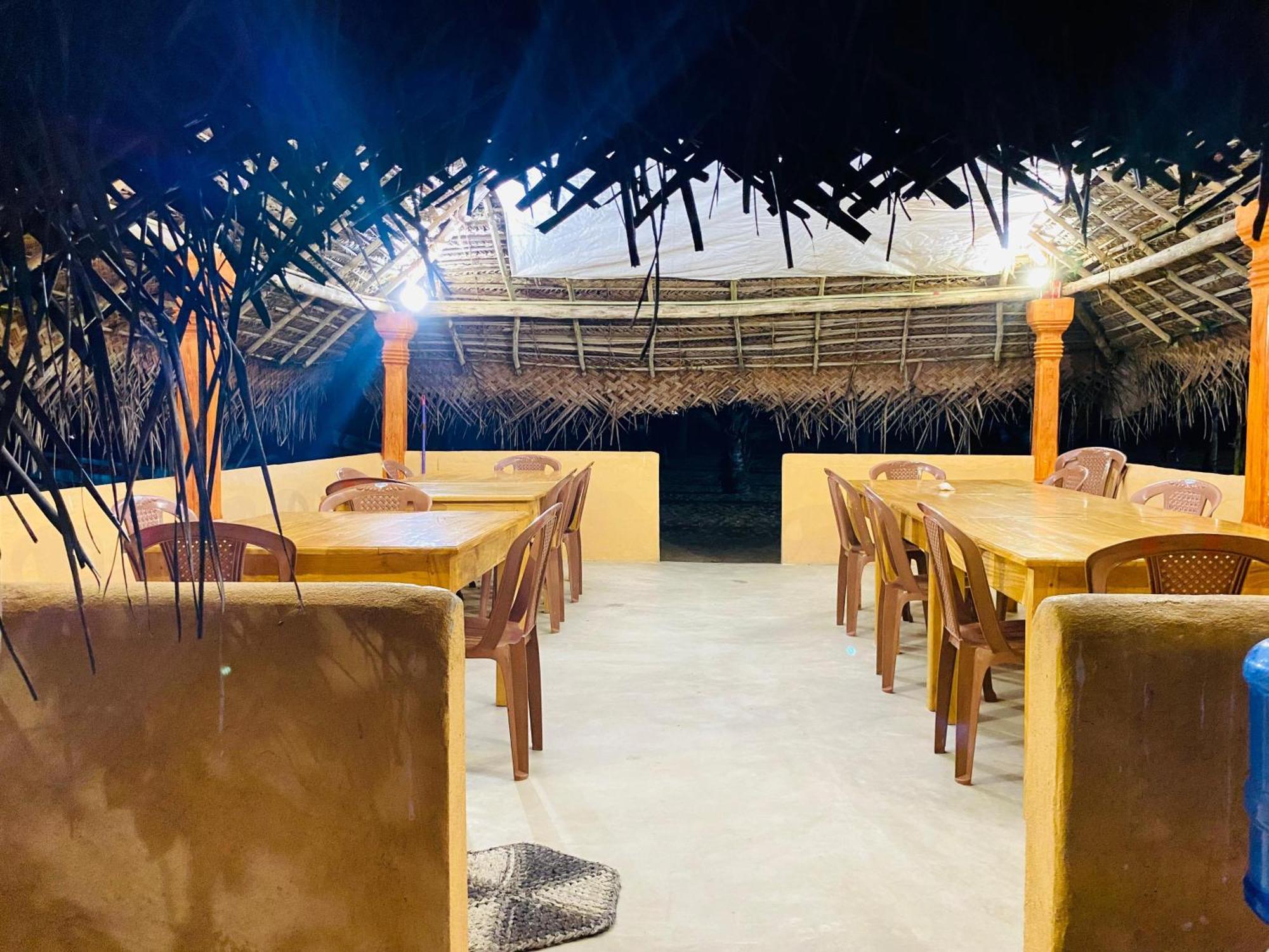 Dolphin Village Alankuda エクステリア 写真