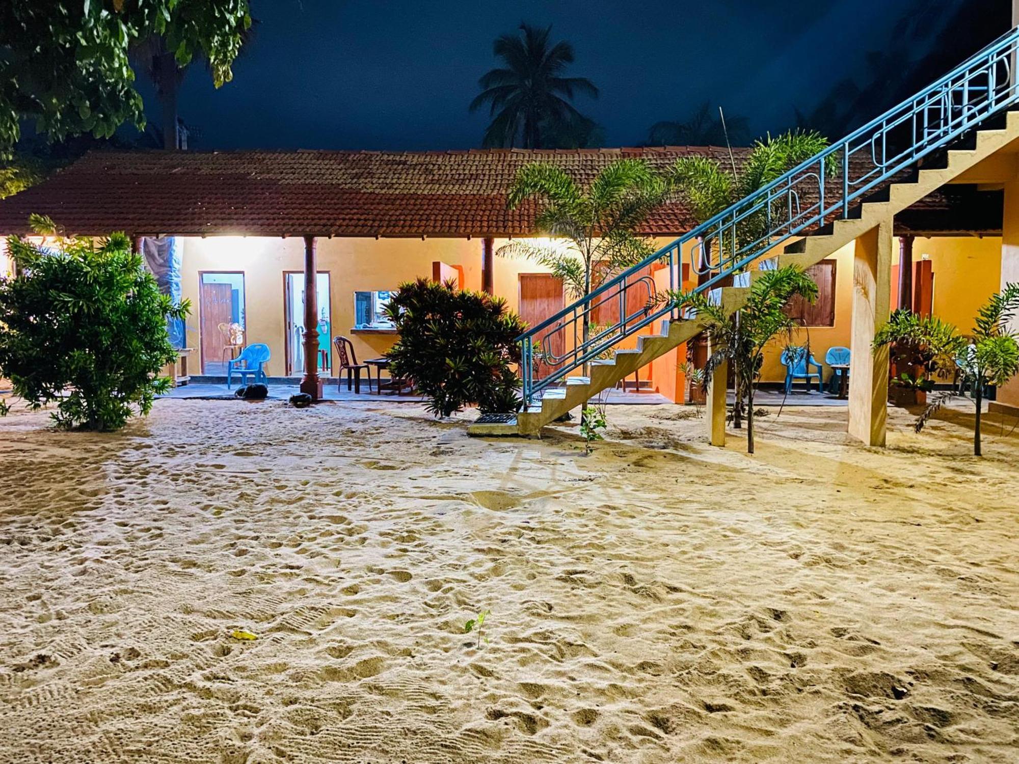 Dolphin Village Alankuda エクステリア 写真