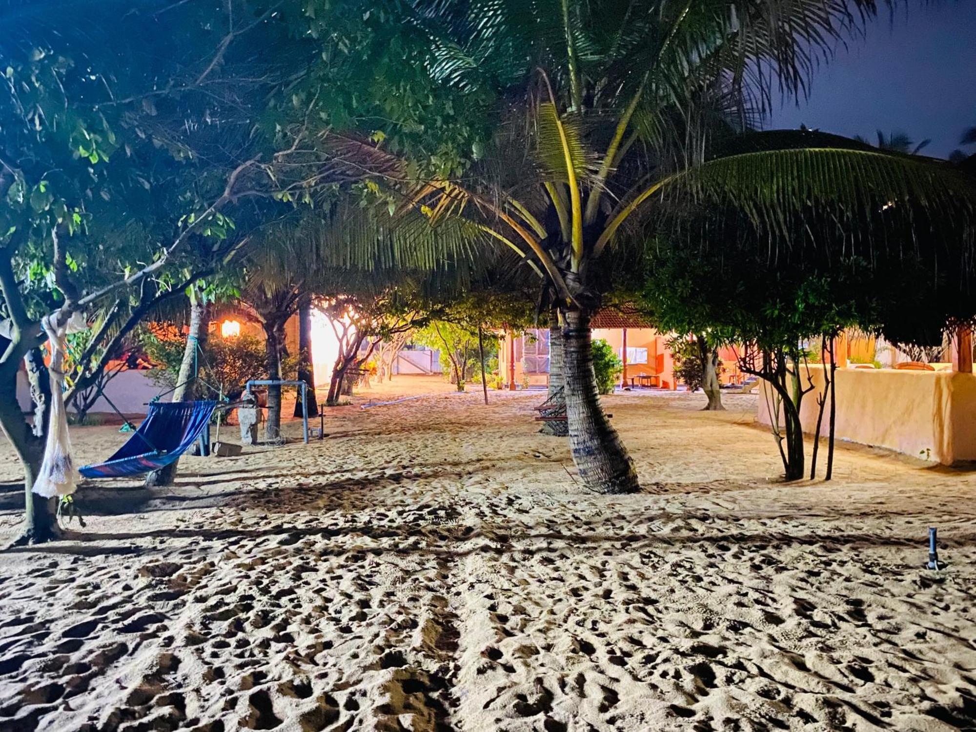 Dolphin Village Alankuda エクステリア 写真