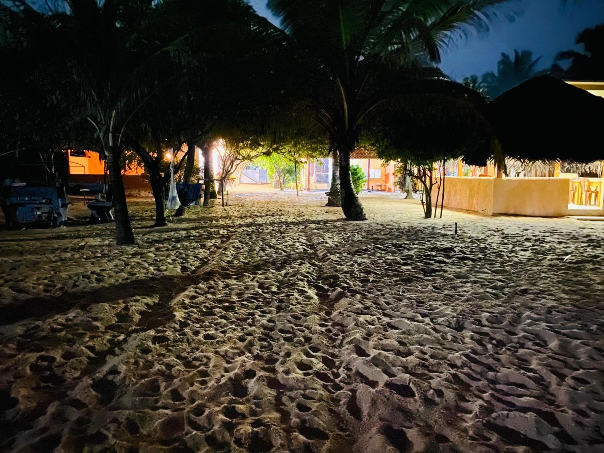 Dolphin Village Alankuda エクステリア 写真