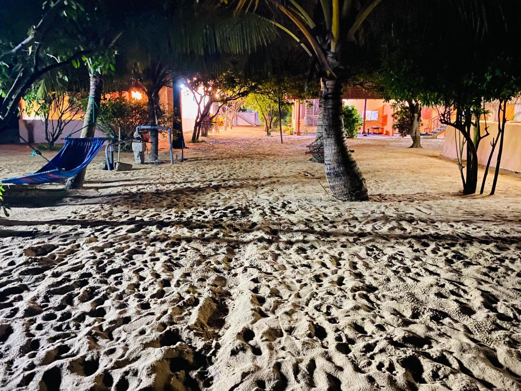 Dolphin Village Alankuda エクステリア 写真